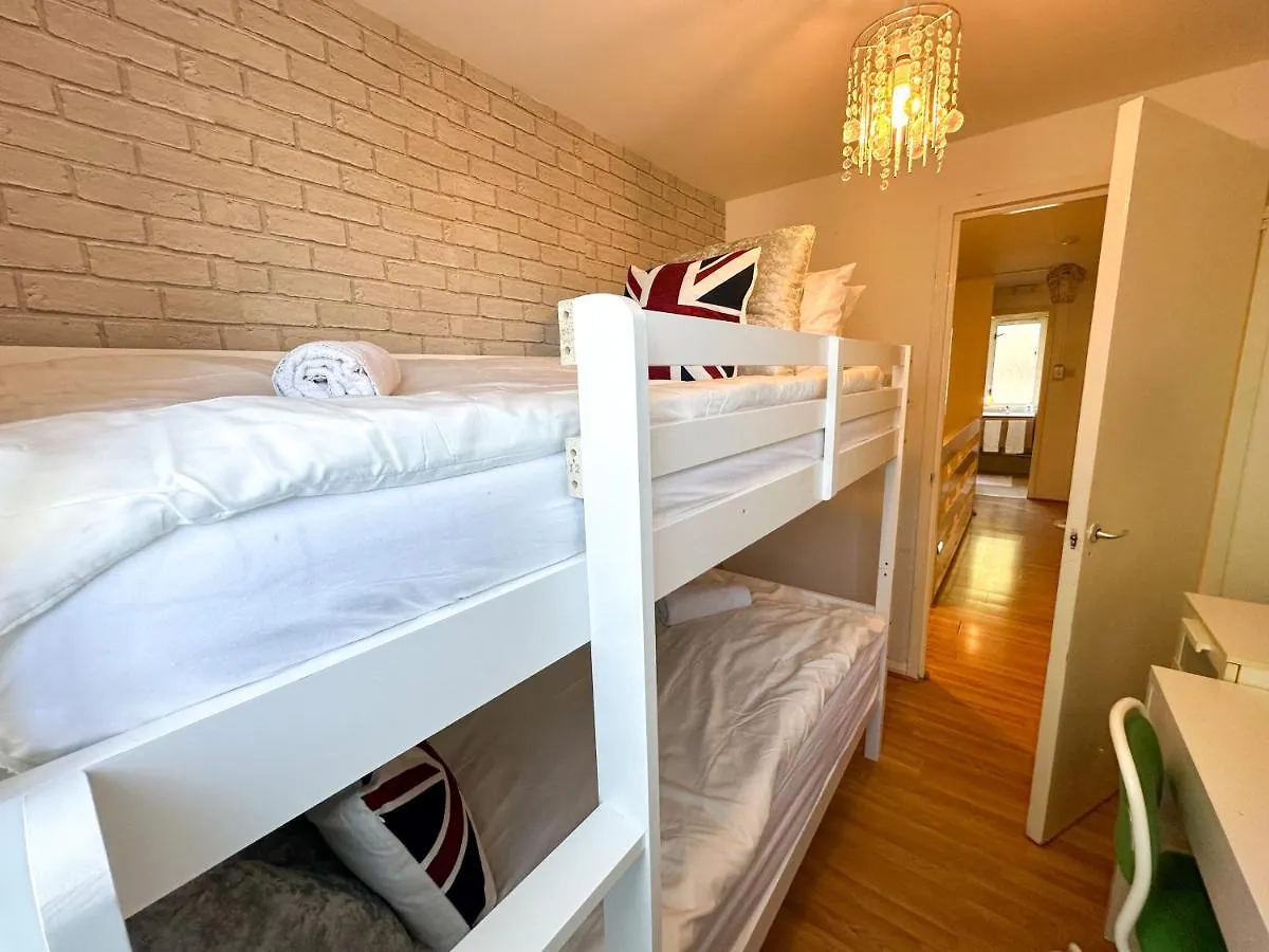 36 O'Leary Square Apartment London