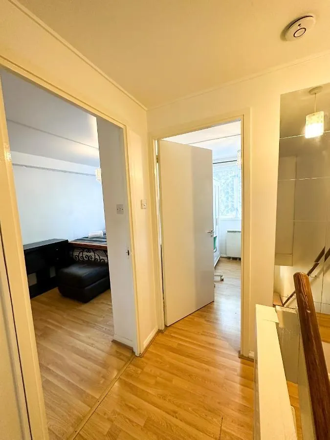 36 O'Leary Square Apartment London