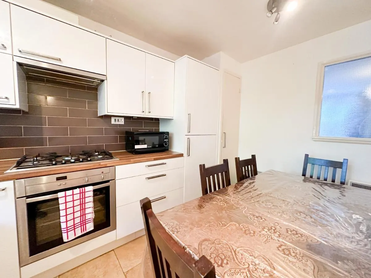 36 O'Leary Square Apartment London